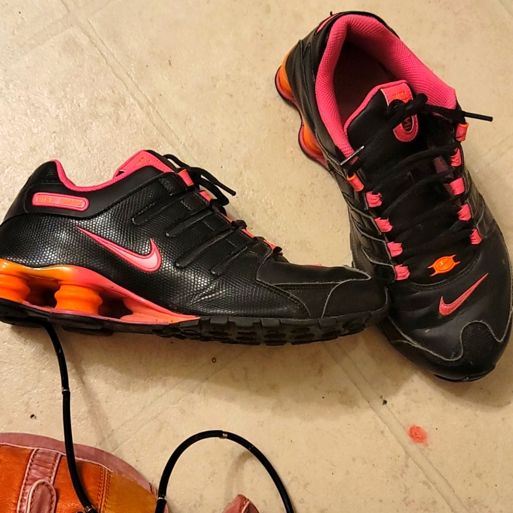 Womens nike shox